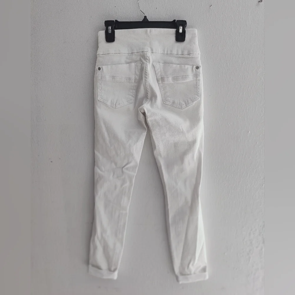 Rock And Republic Fever Pull On White Distressed Skinny Jeans - Picture 2 of 5